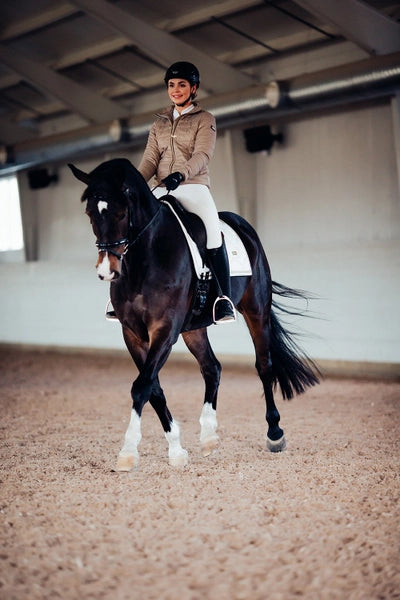 Tapis de dressage White Perfection gold - Equestrian Stockholm