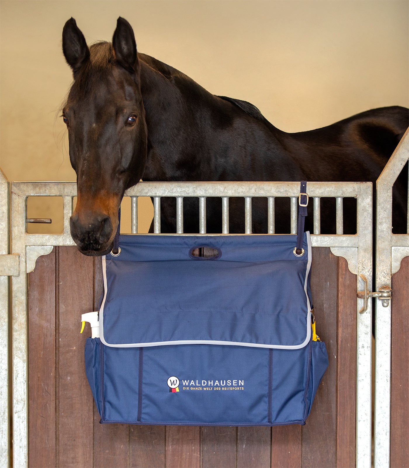 Destock 13.5m tresse crin en cheval à coudre bleu largeur 5.2 cm Destock 13.5m tresse crin en cheval à coudre bleu largeur 5.2 cm