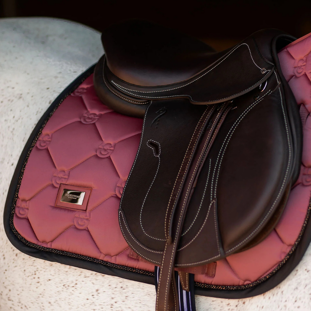 Tapis de selle Soft rouge - Equestrian Stockholm