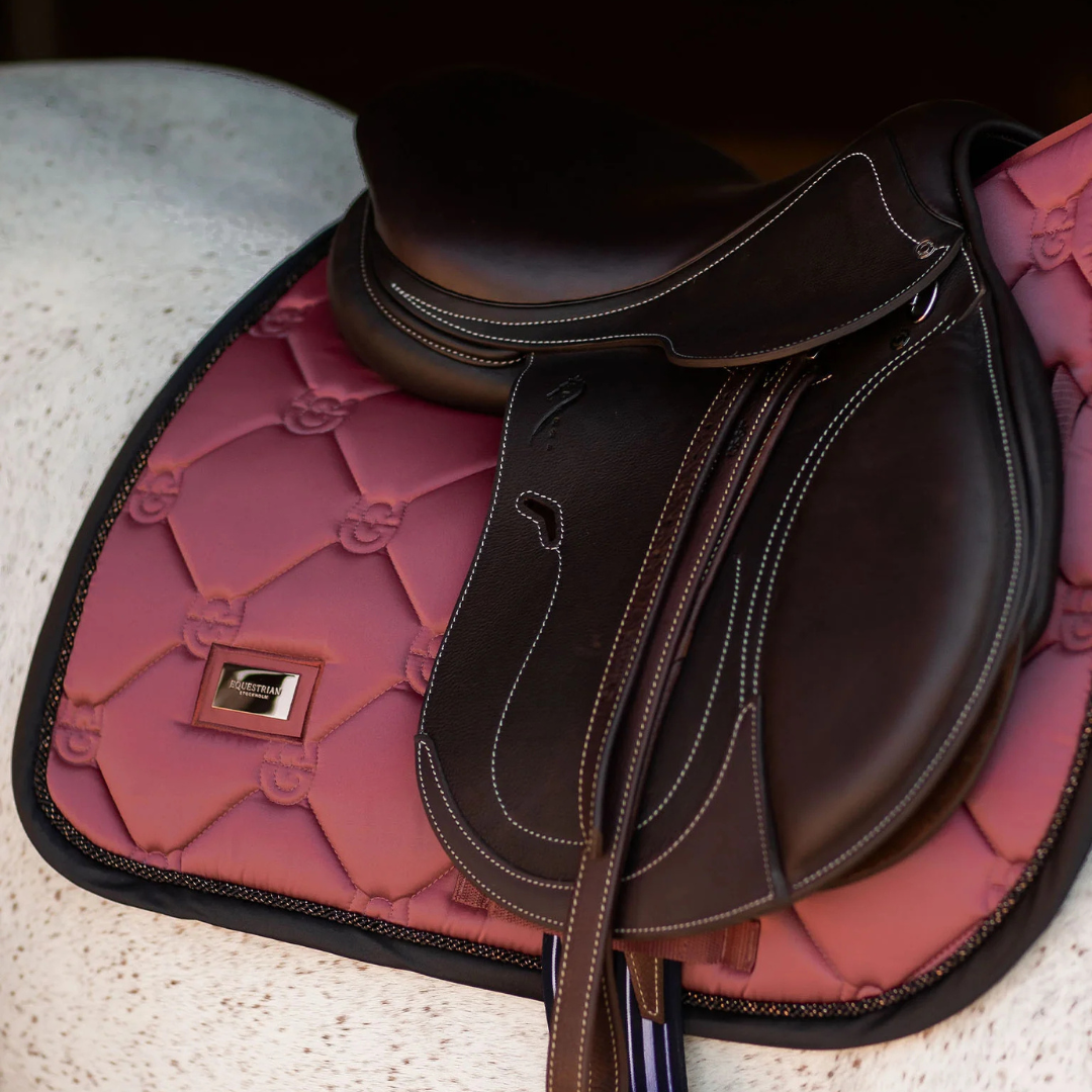 Tapis de selle Soft rouge - Equestrian Stockholm